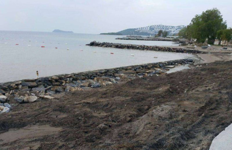 İZİNSİZ YAPILAN TAŞ DUVARIN YIKIMINI GERÇEKLEŞTİRDİK