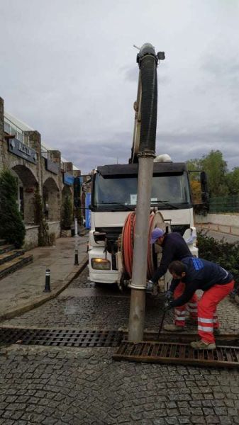 MAZGAL VE YAĞMUR SUYU KANALLARINI DÜZENLEDİK