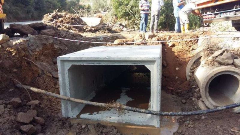 ÇÖMLEKÇİ MAHALLESİNDEKİ DERE GEÇİŞLERİNE KUTU MENFEZLER YERLEŞTİRDİK