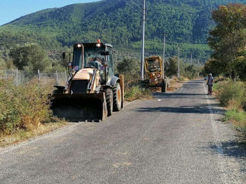 KARAOVA MAHALLESİNDE YOL BAKIM VE ONARIM ÇALIŞMALARI YAPILDI