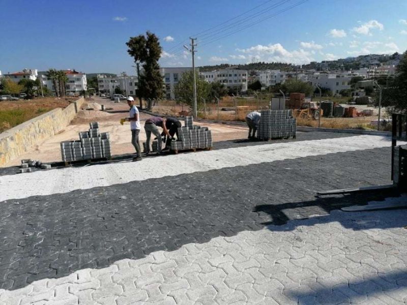 KARAOVA MAHALLESİNDE YOL BAKIM VE ONARIM ÇALIŞMALARI YAPILDI