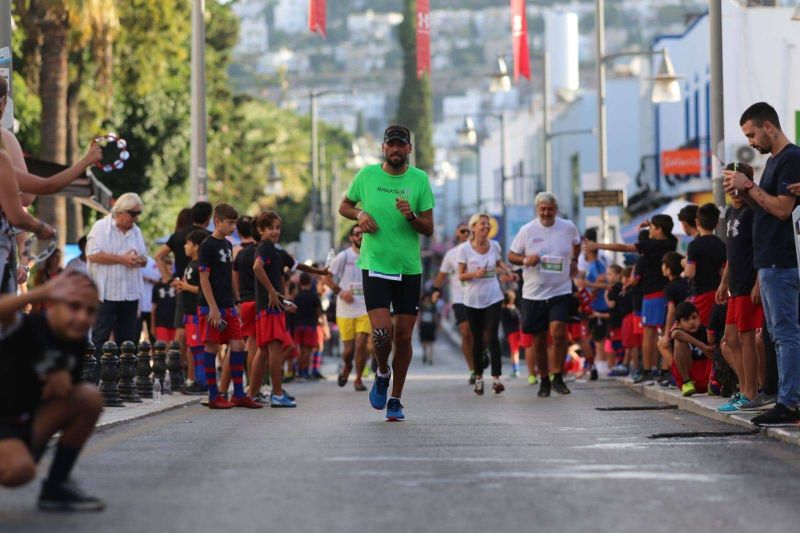 BODRUM YARI MARATONU DÜZENLENDİ