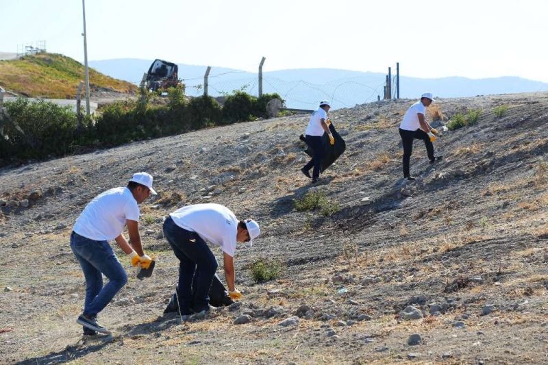 GÜMBET KOYUNDA ÇEVRE TEMİZLİĞİ YAPILDI