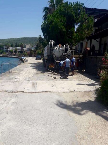 BİR ÇOK MAHALLEMİZDE YAĞMUR SUYU DERE AĞZI TEMZLİĞİ YAPILDI