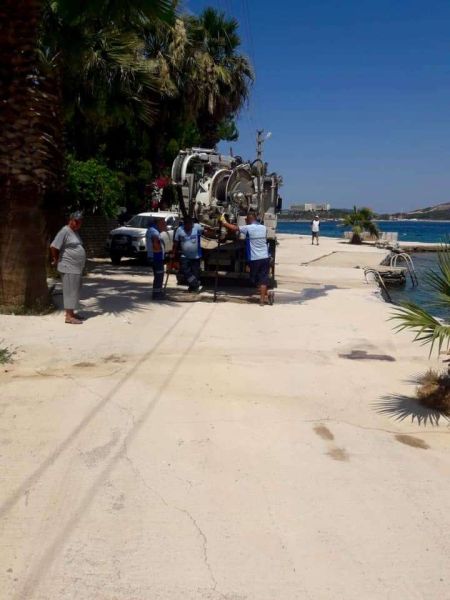 BİR ÇOK MAHALLEMİZDE YAĞMUR SUYU DERE AĞZI TEMZLİĞİ YAPILDI