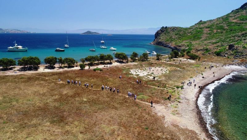 ÇATAL ADA'DA ÇEVRE TEMZİLİĞİ YAPILDI