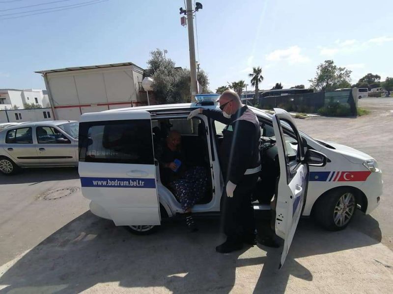 PANDEMİDE 65 YAŞ ÜSTÜ VATANDAŞLARIMIZIN İHTİYAÇLARINI KARŞILADIK
