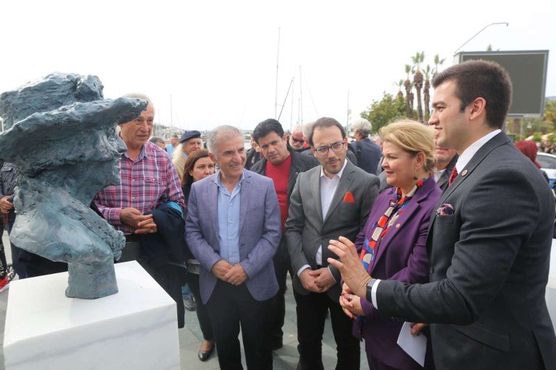 BİLİME VE SANATA YÖN VEREN KADINLAR SERGİSİ AÇILDI
