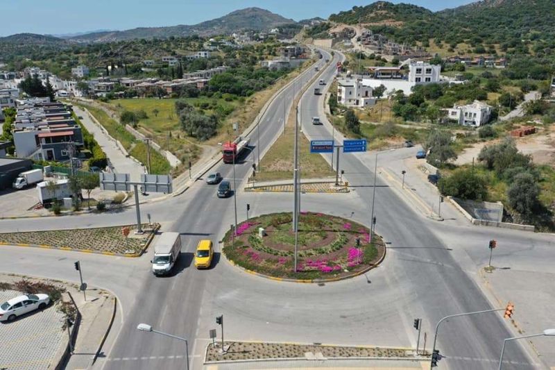 ANA ARTERLERDE KAVŞAK, REFÜJ, YEŞİL ALAN BAKIM VE DÜZENLEME ÇALIŞMALARI GERÇEKLEŞTİRDİK