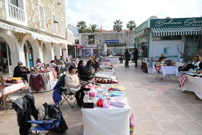 YAKAKÖY ENGELLİ SEVGİ SANAT ATÖLYESİ YILBAŞI KERMESİ DÜZENLENDİ