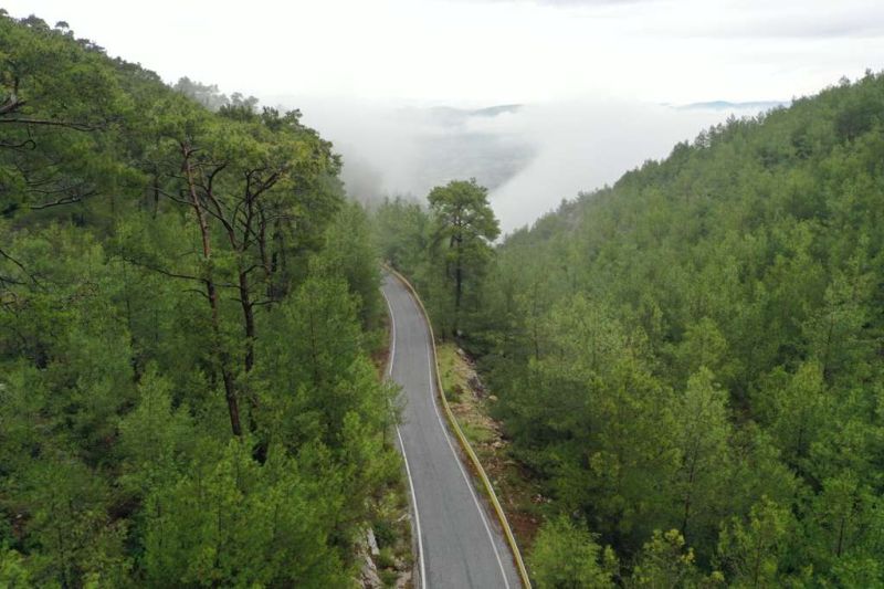 YOL KENARLARINA ÇELİK BARİYER YAPTIK