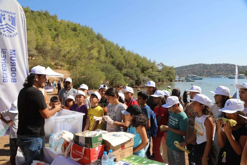 DÜNYA TEMİZLİK GÜNÜ'NDE CENNET KOYUNDA TEMİZLİK ETKİNLİĞİ GERÇEKLEŞTİRDİK