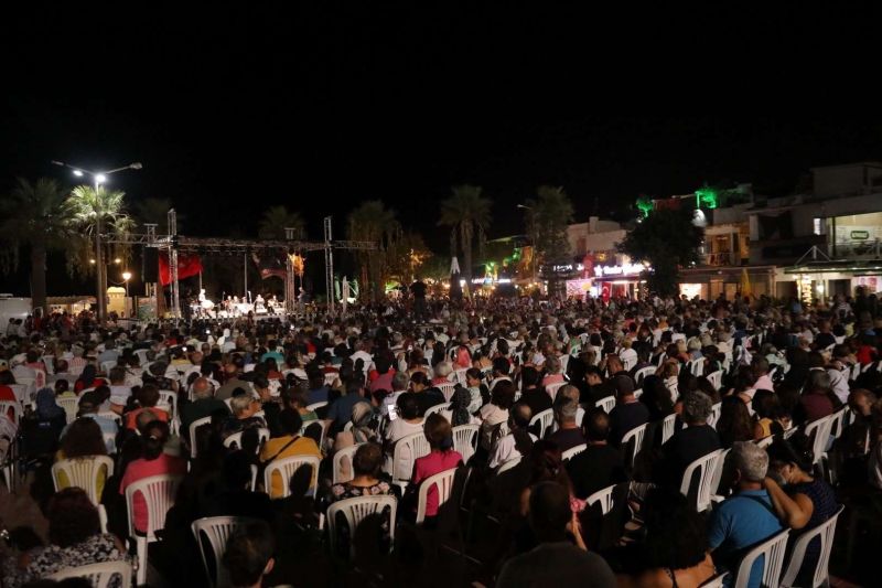 DÜNYA BARIŞ GÜNÜ'NDE TOLGA ÇANDAR KONSERİ DÜZENLEDİK