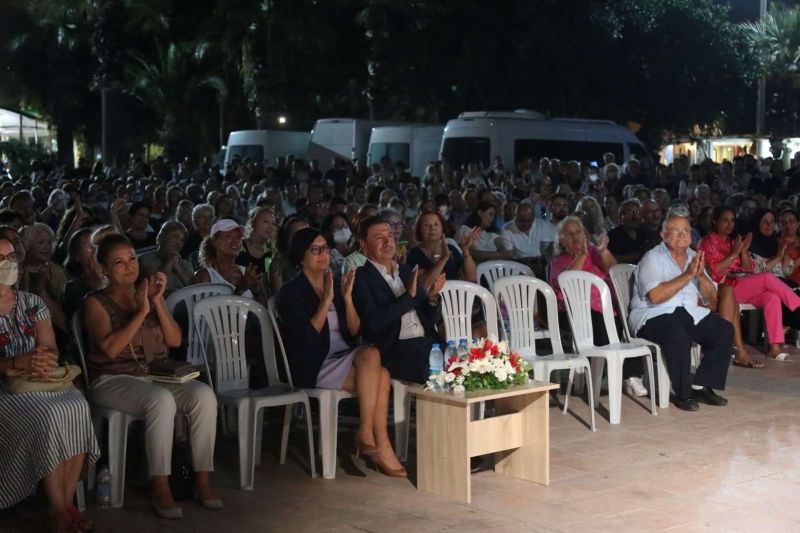DÜNYA BARIŞ GÜNÜ'NDE TOLGA ÇANDAR KONSERİ DÜZENLEDİK
