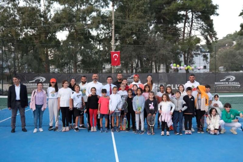 ÜCRETSİZ TENİS KURSLARI VERDİK