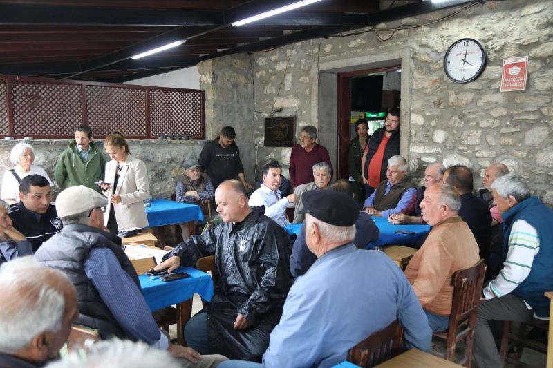 COMMUNITY MEETING IN BITEZ NEIGHBORHOOD