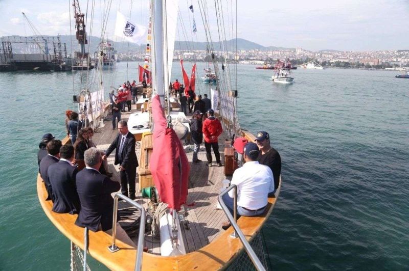 STS OKUL GEMİSİ'NİN EGE'DEN KARADENİZ'E SEYRİ ETKİNLİĞİ DÜZENLENDİ