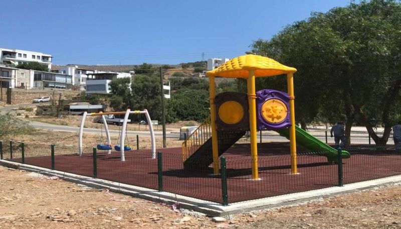 İLÇEMİZ GENELİNDE PARKLARIMIZIN YENİLENMESİ VE BAKIM İŞLEMLERİ YAPILMIŞTIR