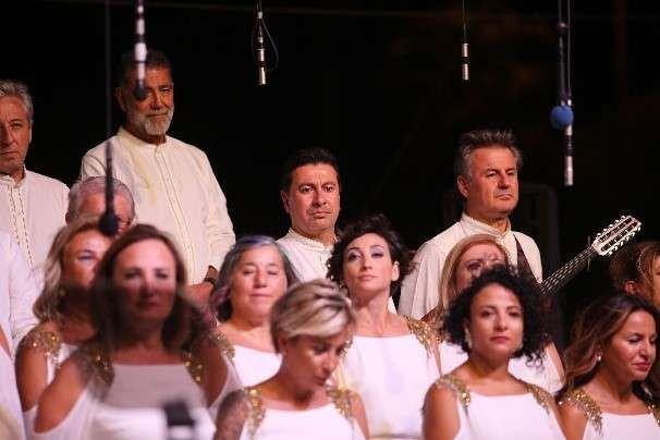 ZAMANSIZ ŞARKILAR KONSERİ DÜZENLEDİK