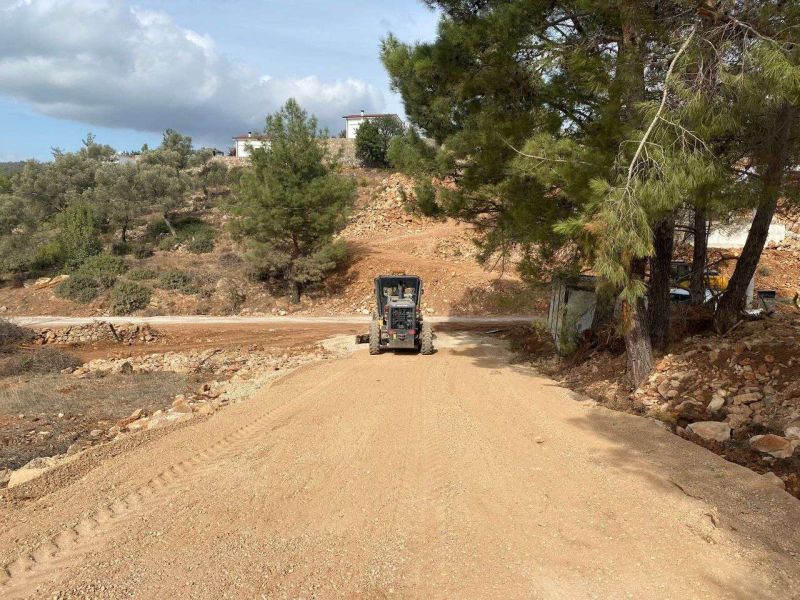ÇİFTLİK MAHALLESİ YUMURTAŞ ÇUKURGÖL STABİLİZE YOL ÇALIŞMALARI TAMAMLANDI